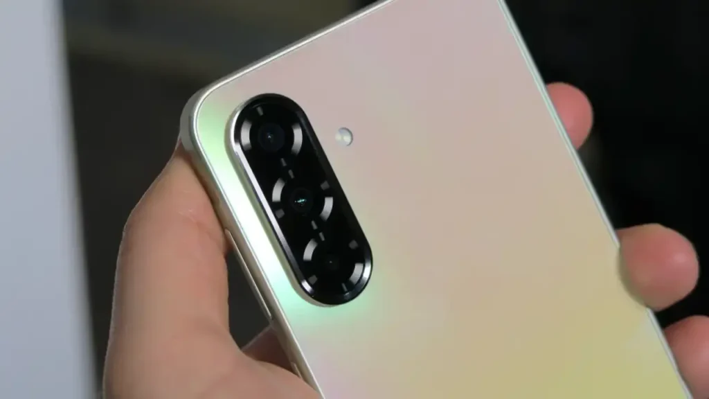 Orta segment karışacak: Galaxy M56 ve F56 Samsung’un internet sitesinde!