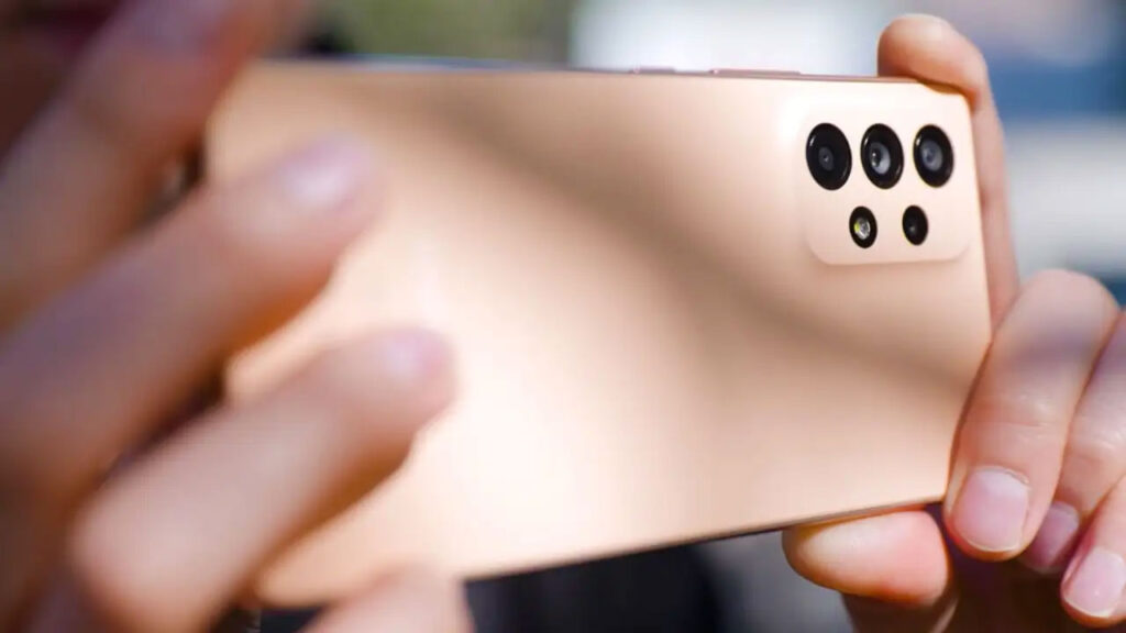 Samsung, uygun fiyatlı telefonu için beklenen güncellemeyi yayınladı!